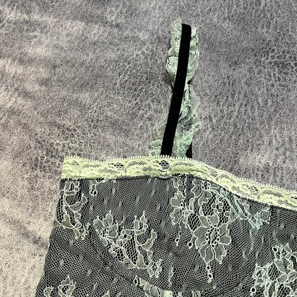 Lace crop top cami - Picture 2 of 6